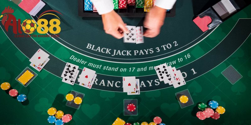 Giai đoạn 3: Thời điểm lật bài và so sánh điểm giữa các cửa Blackjack